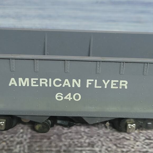 Vintage American Flyer S gauge plastic gravity hopper car #640 gray - Picture 5 of 12